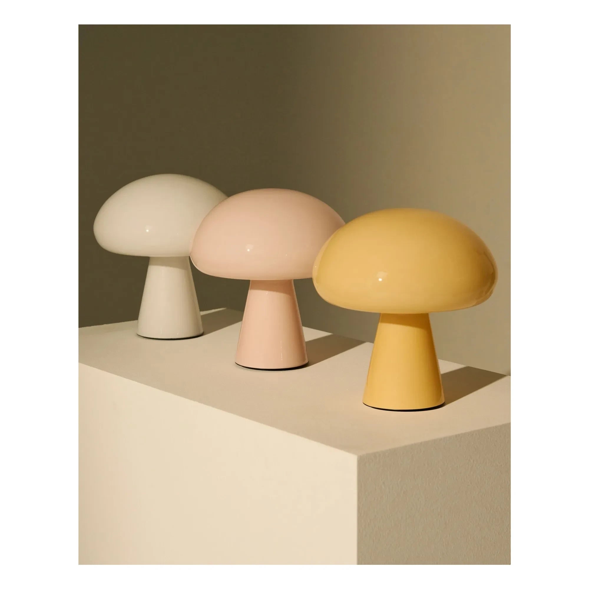 Gubi - Obello table lamp, Bill Curry | White