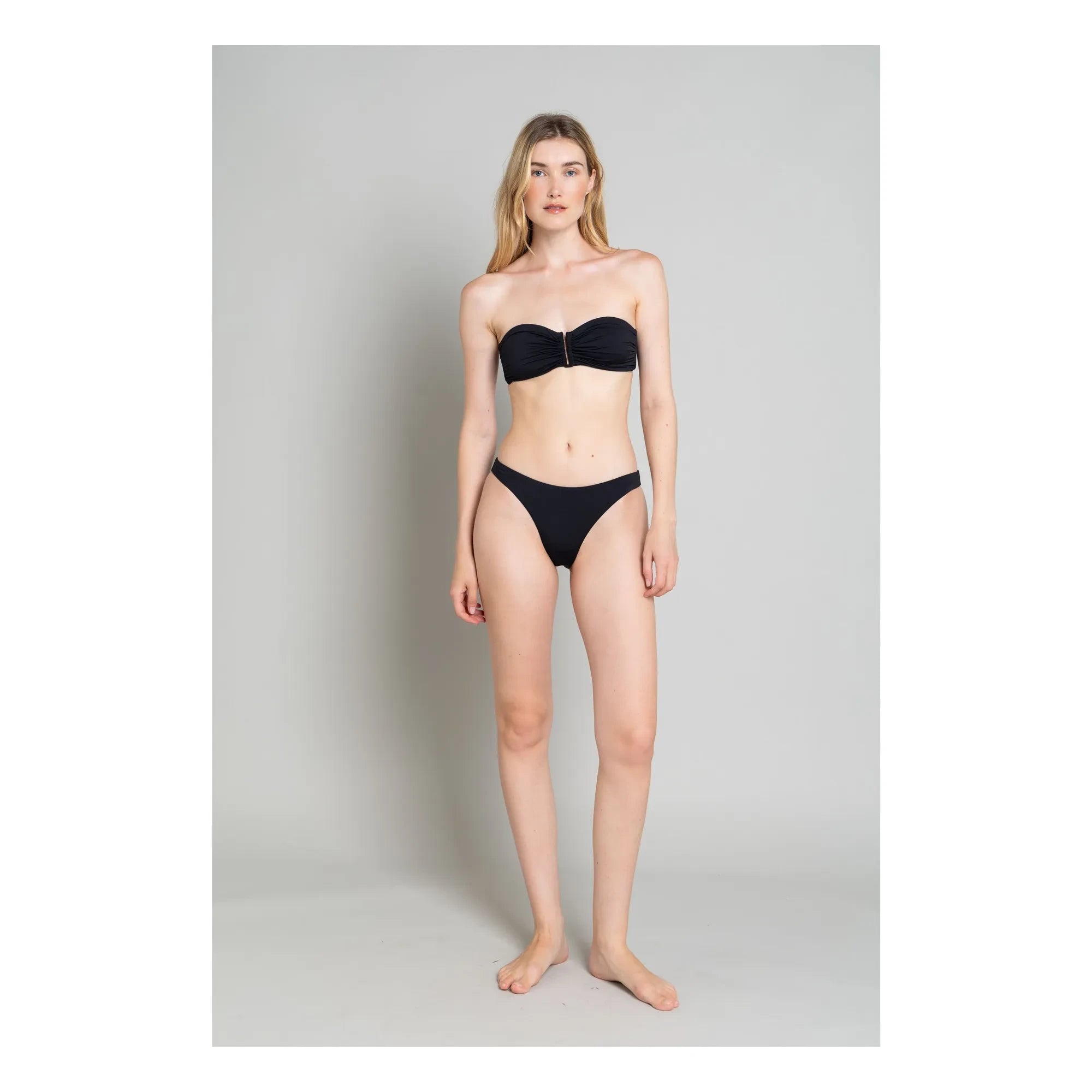 Smallable Woman - Low-Cut Swimsuit Lisa | Black