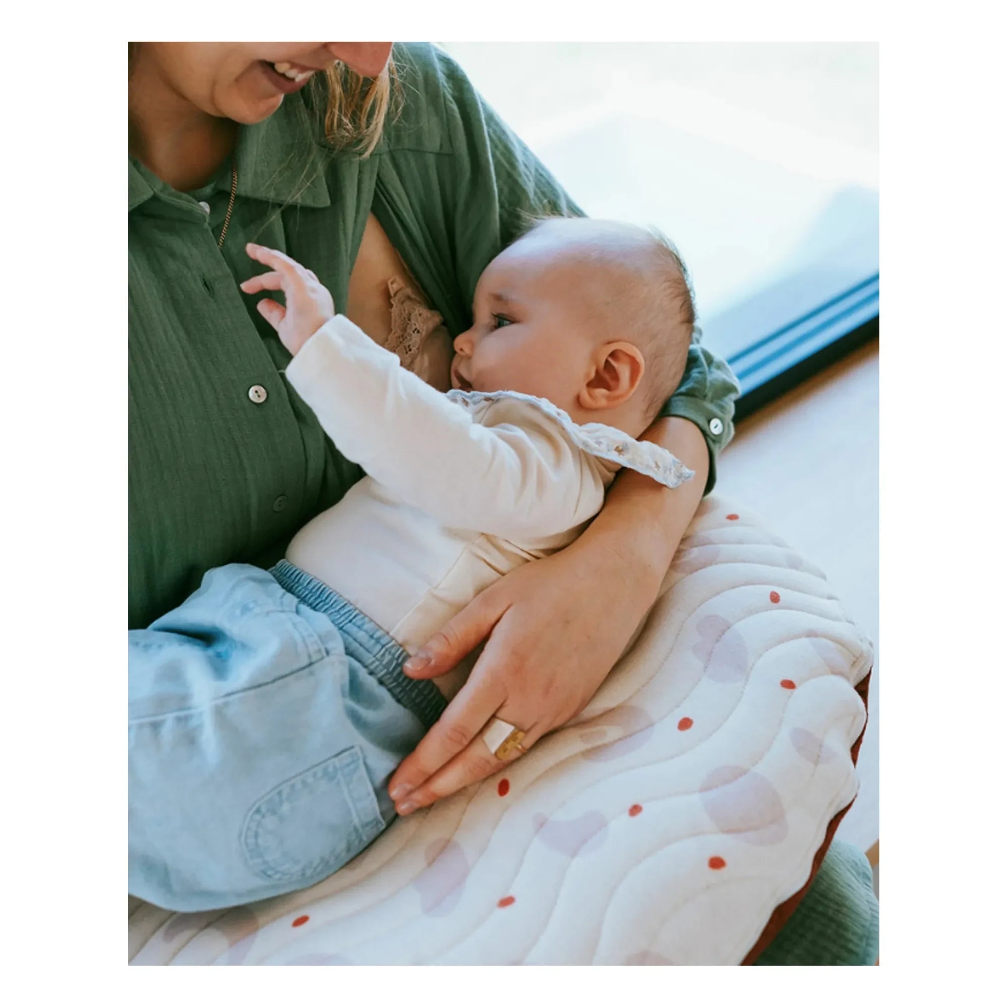 Mumade - Inflatable Nursing Pillow | Ecru