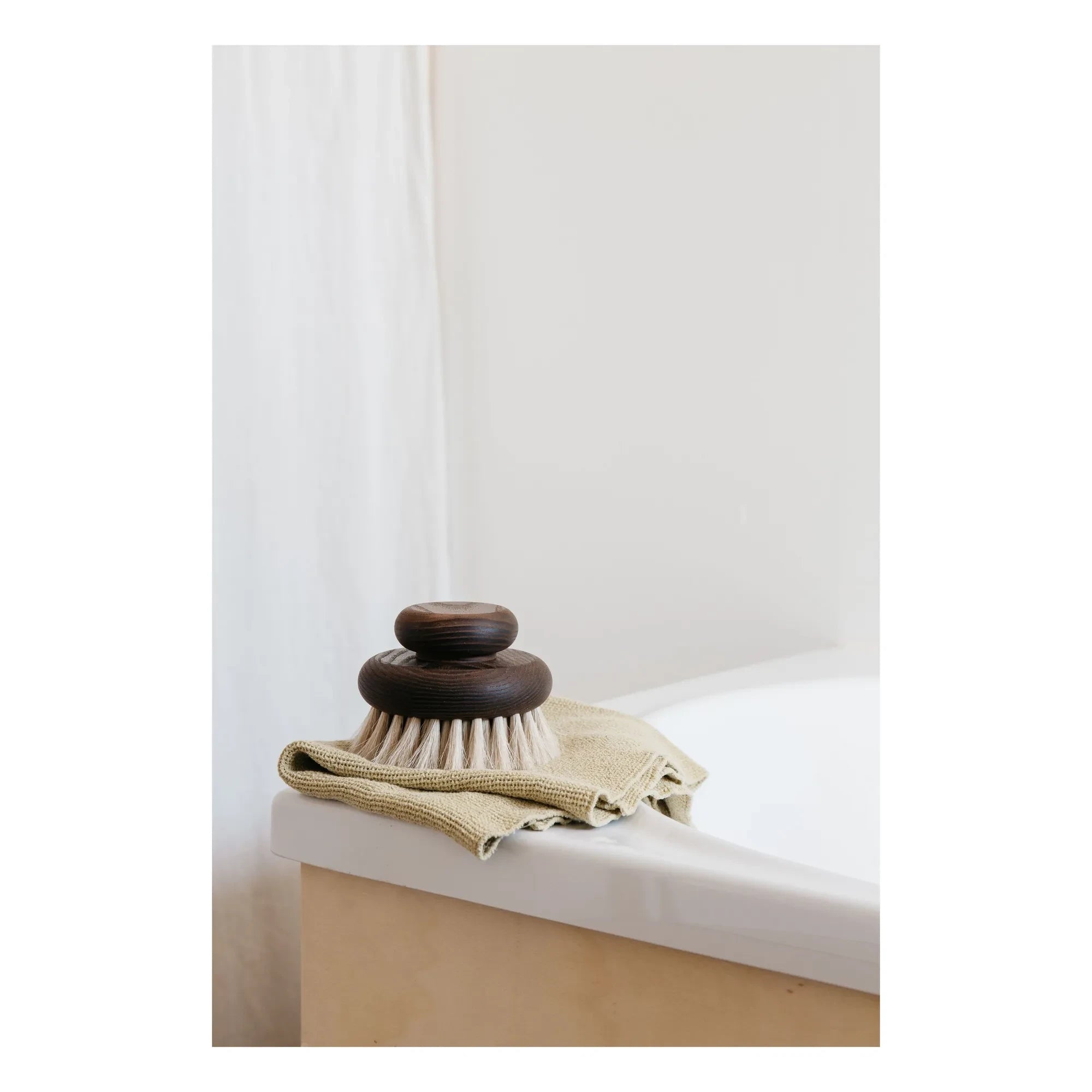 Andrée Jardin - Large Body Brush | Ash