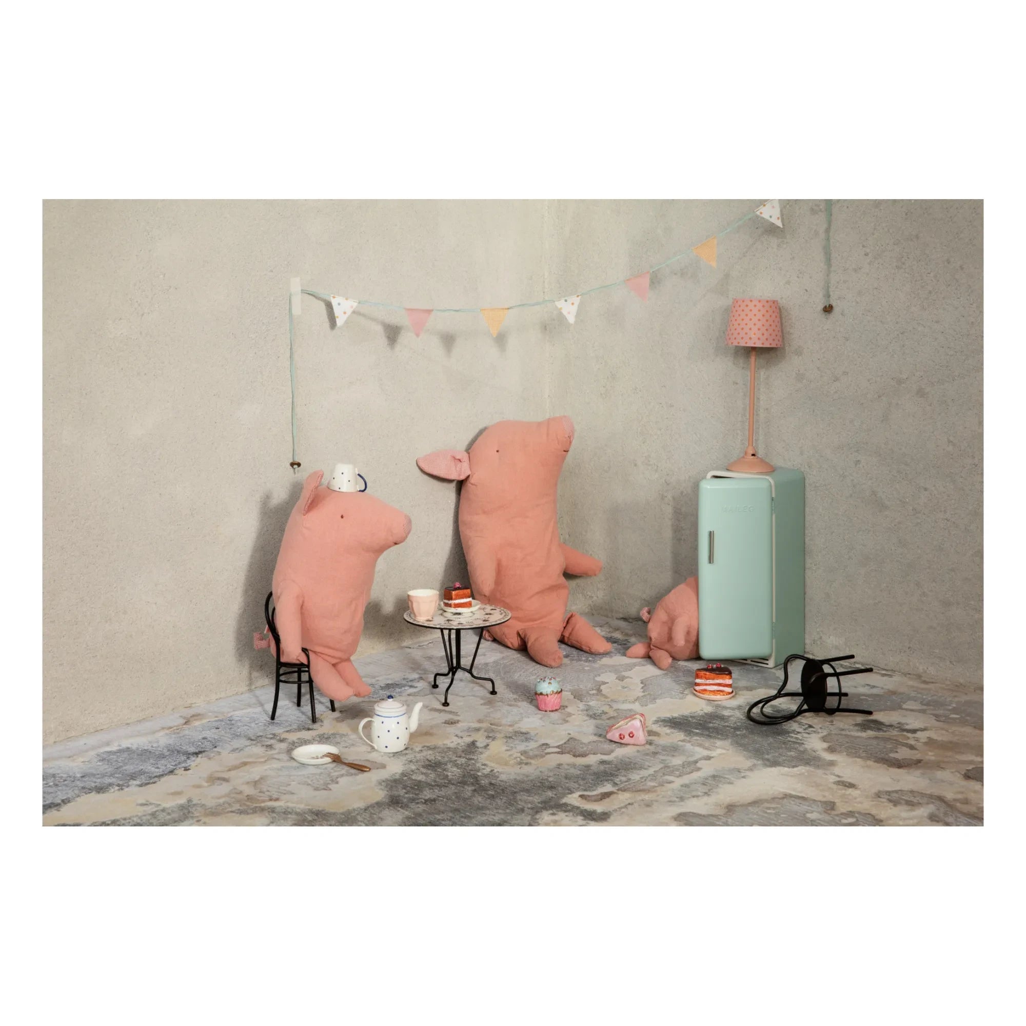 Maileg - Dining Table and Chairs Toy