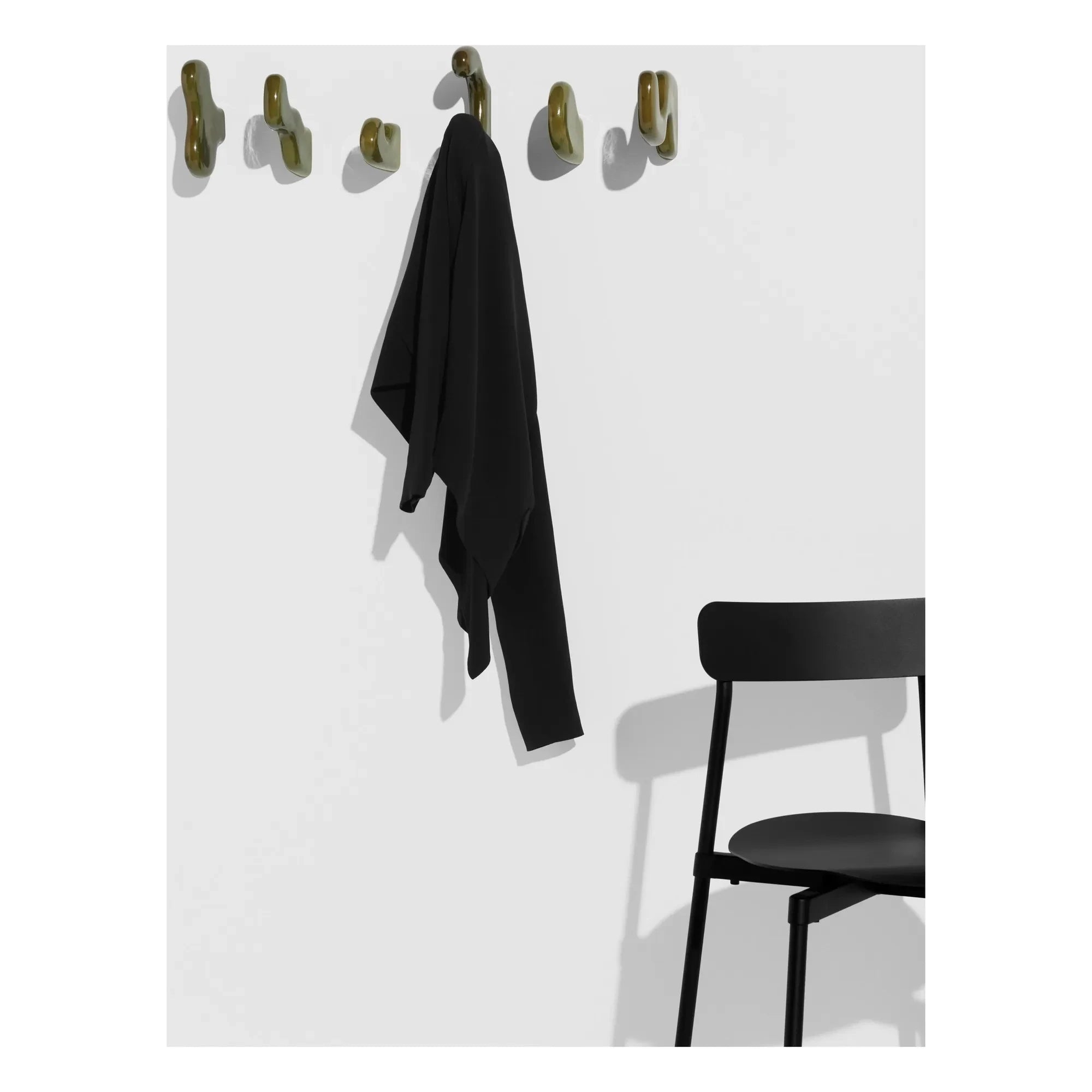 Petite friture - Clump Ceramic Wall Hooks - Set of 2 | Green