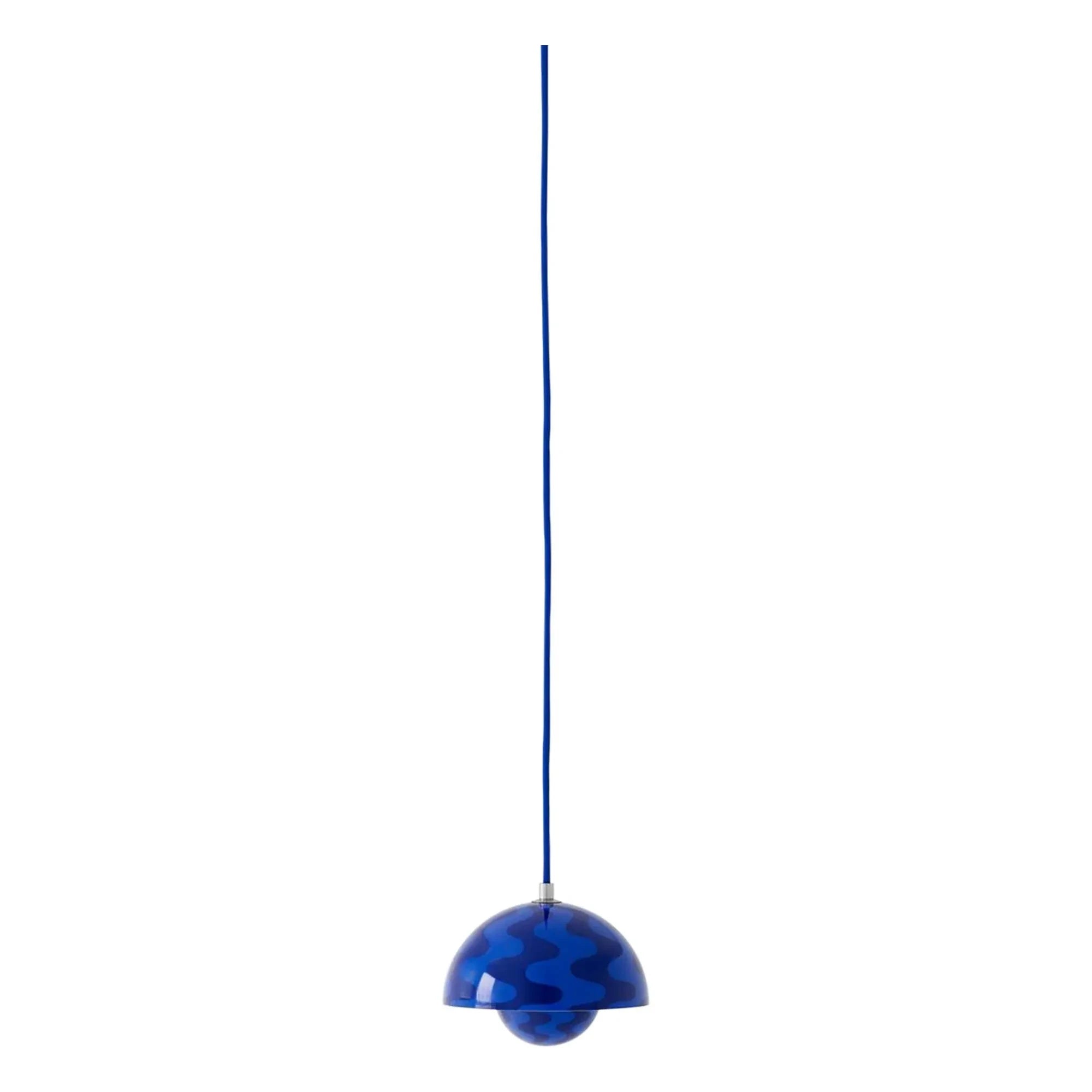 & Tradition - Flowerpot VP10 Patterned Pendant Lamp, Verner Panton | Cobalt