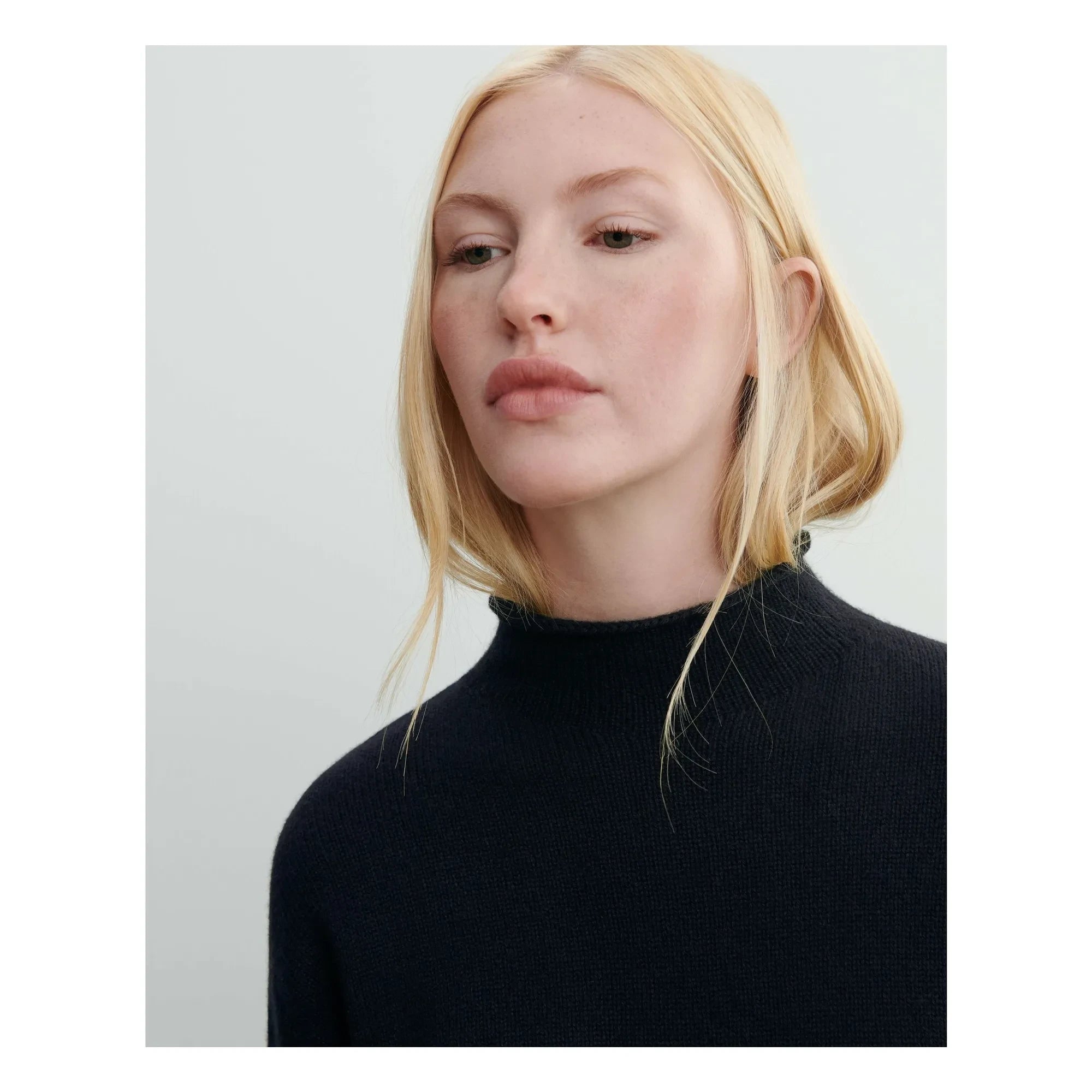 Bompard - Cashmere Turtleneck Sweater | Black