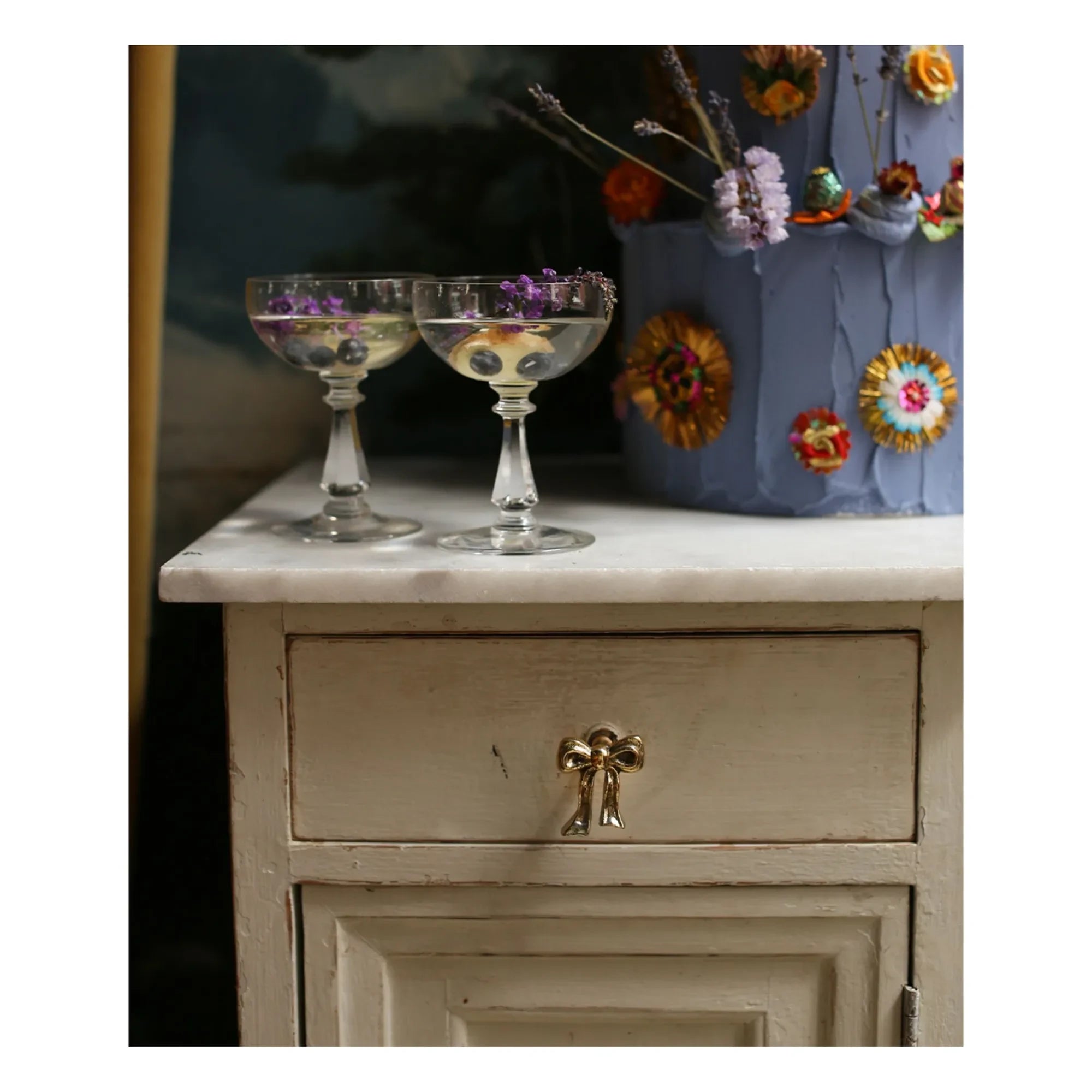 Doing Goods - Bowie Bow Brass Door Handle | Gold