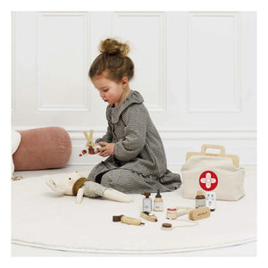 Le Toy Van - Veterinarian Set and Accessories