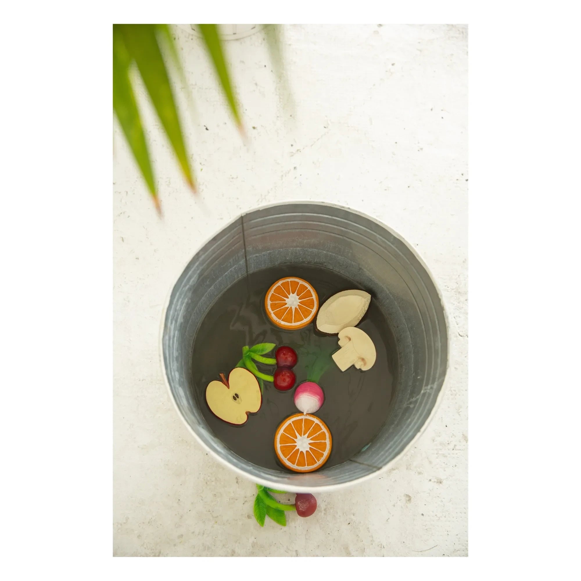 Oli & Carol - Ramona Carrot Teething Ring | Pink