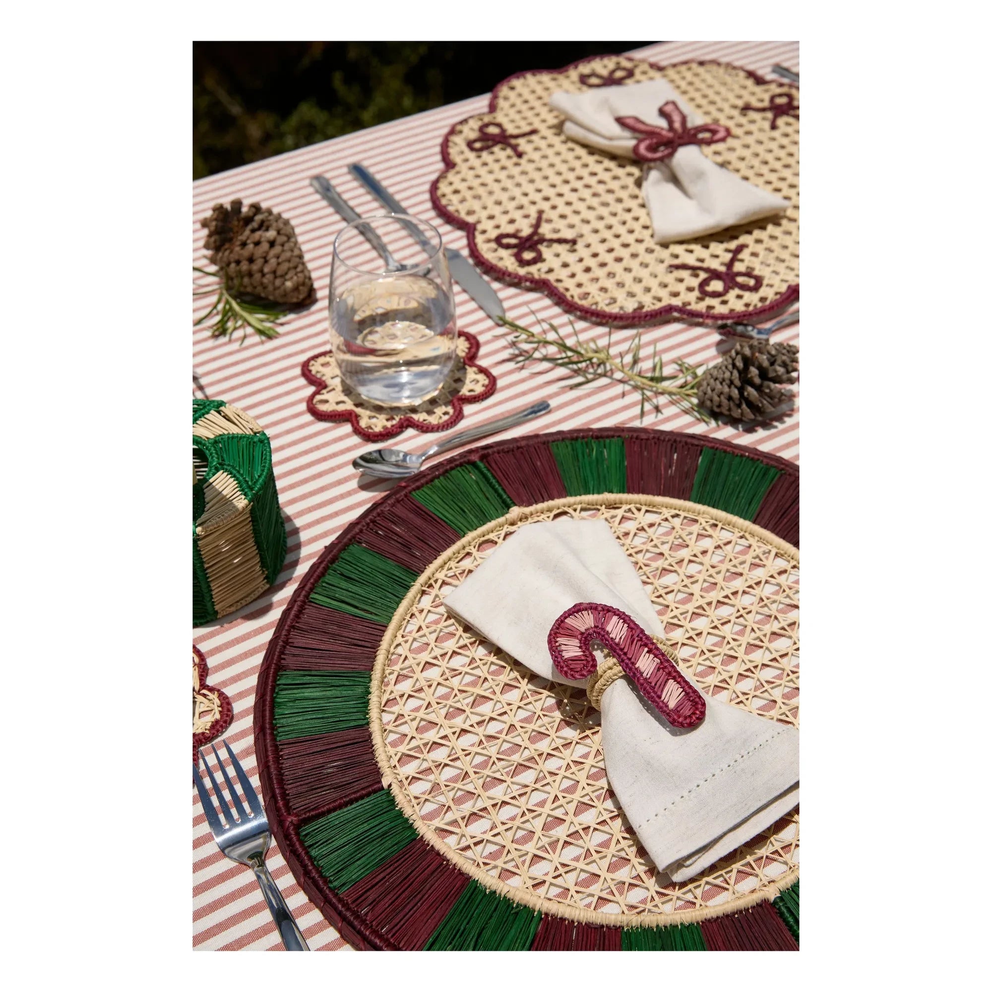 Coro Cora - Twist placemat | Dark green