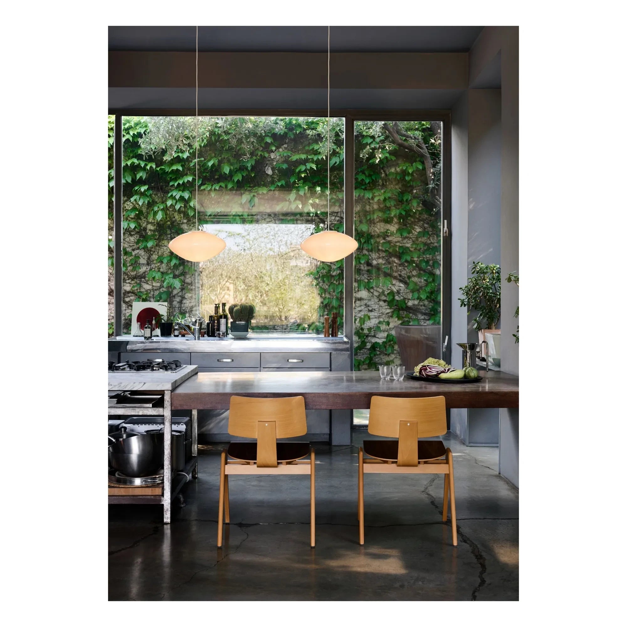 & Tradition - Daystack RD1 Chair, Robin Day | Walnut