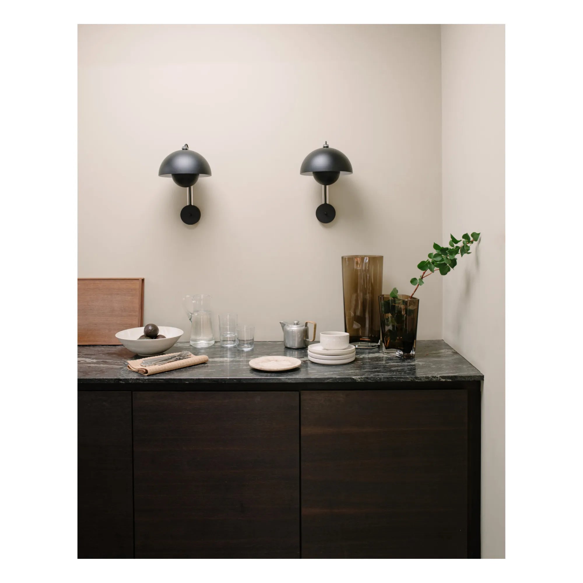 & Tradition - Flowerpot VP8 Wall Lamp | Black