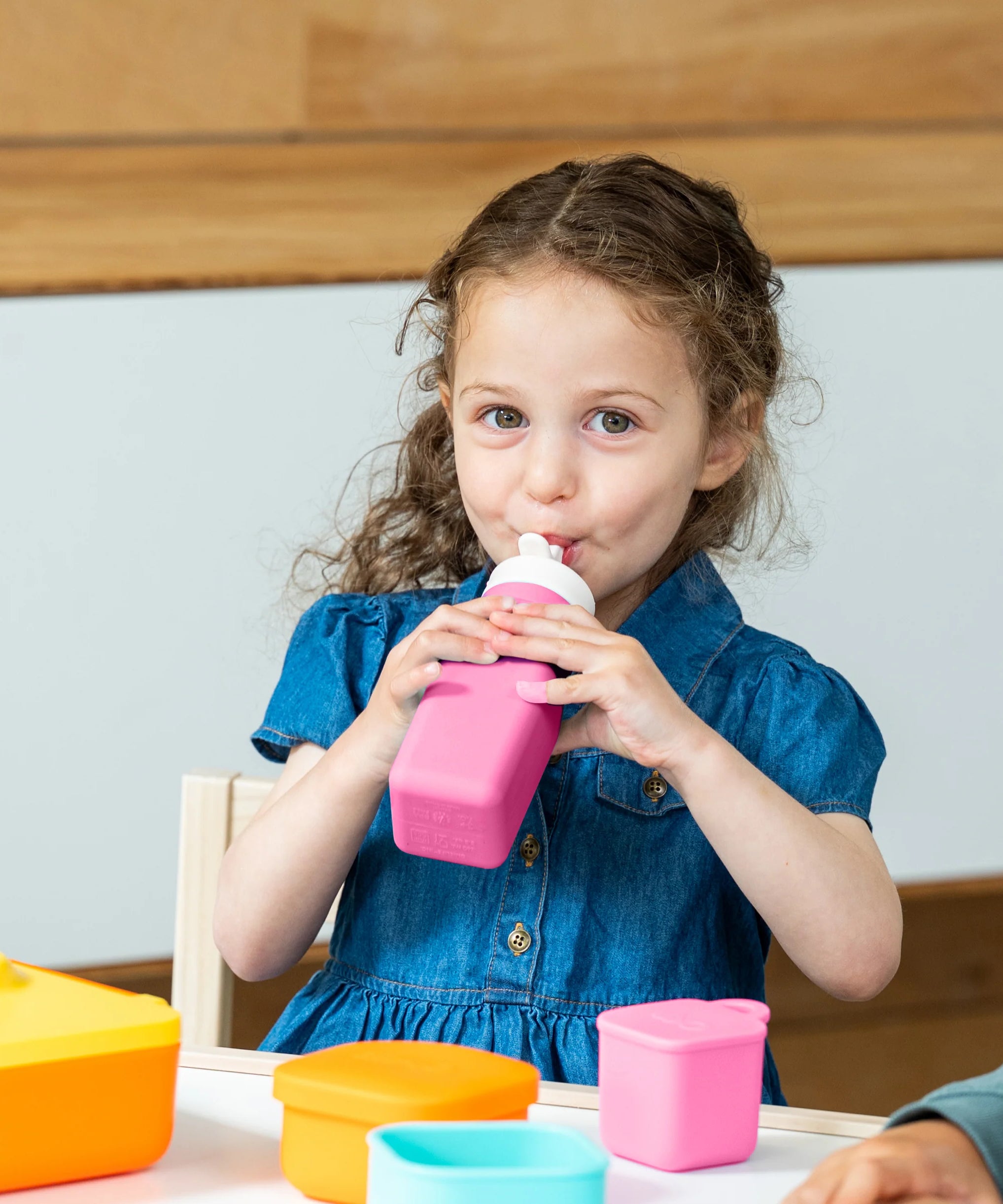 Omiebox - OmieBottle BPA-Free Silicone Water Bottle Pink