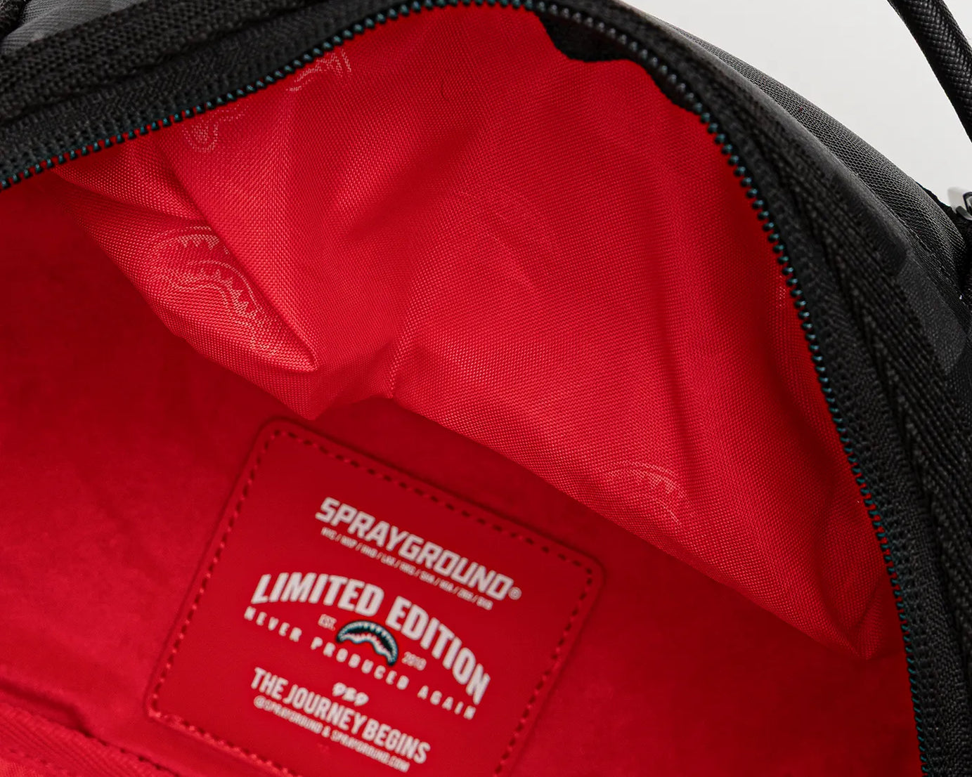 Sprayground - Snoopy Top Shark Money Dlxsv Backpack