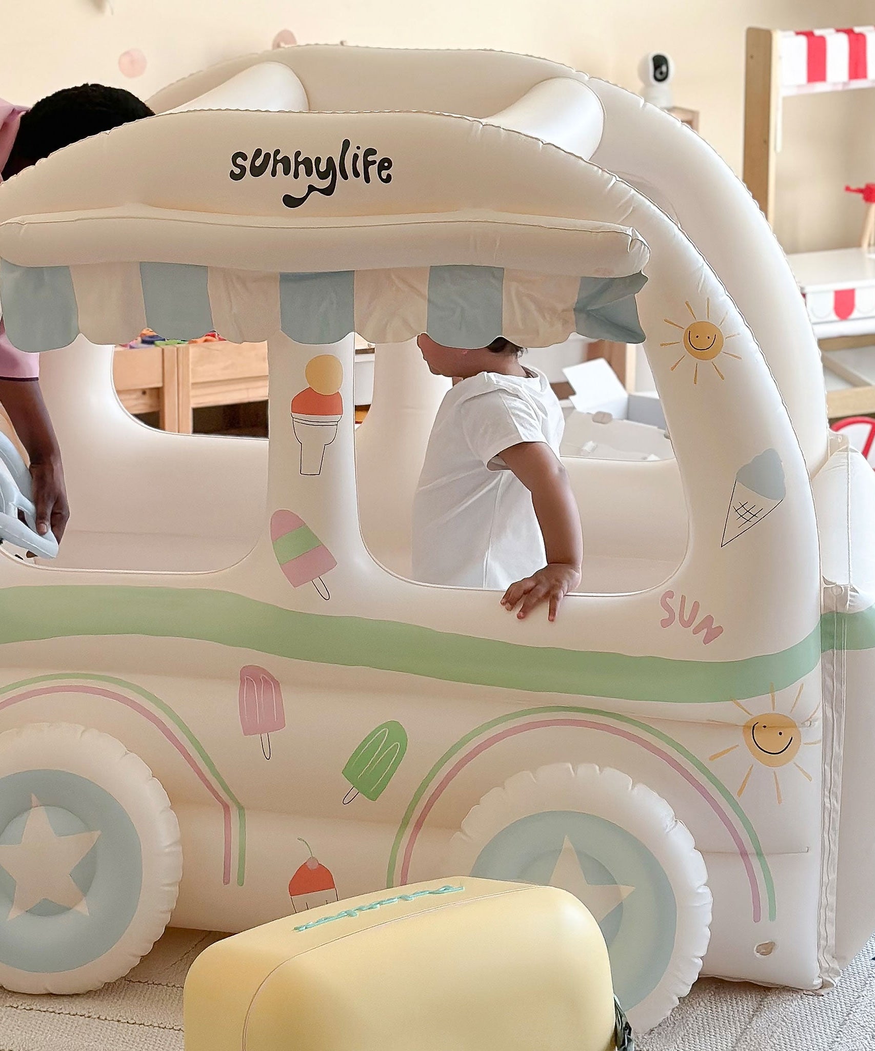 Sunnylife - Children's Beach and Garden Inflatable Ice Cream Vendor Play Set