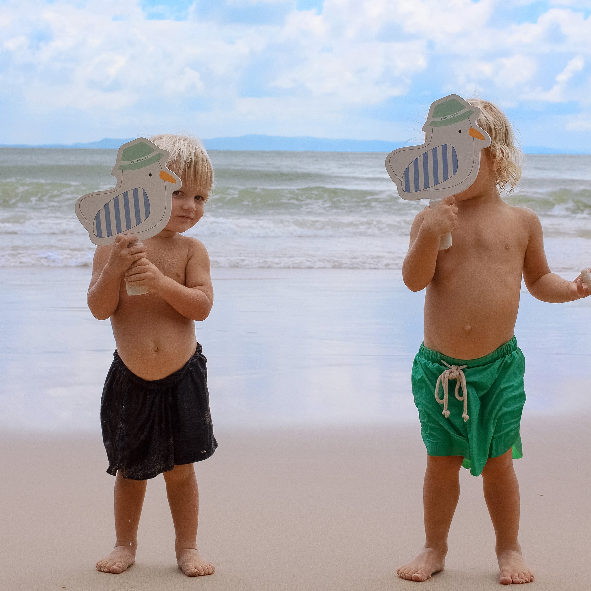 Sunnylife - Children's Beach Sticky Tennis Racket Set