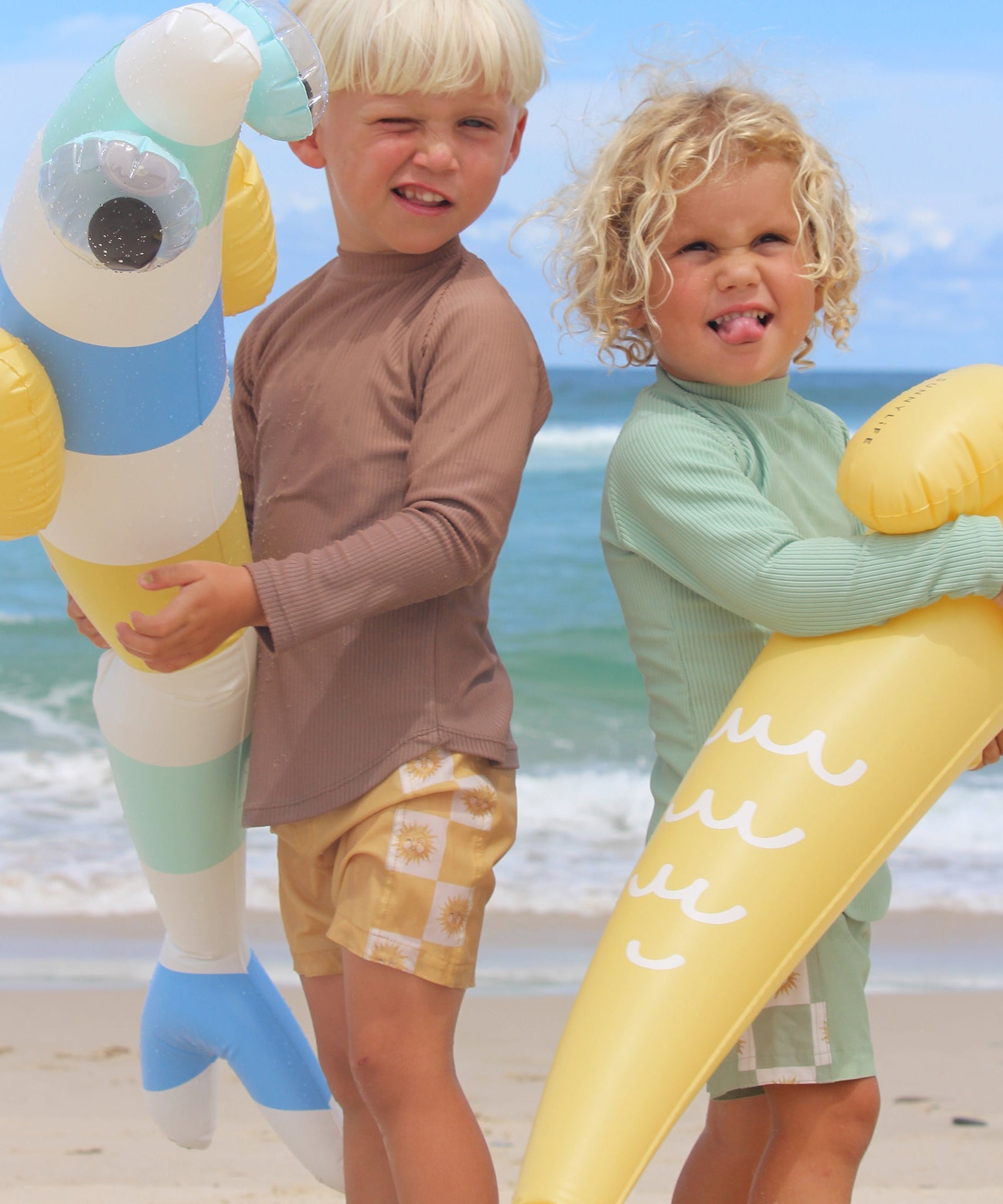 Sunnylife - Balık Finn Inflatable Sea and Pool Swimming Accessory